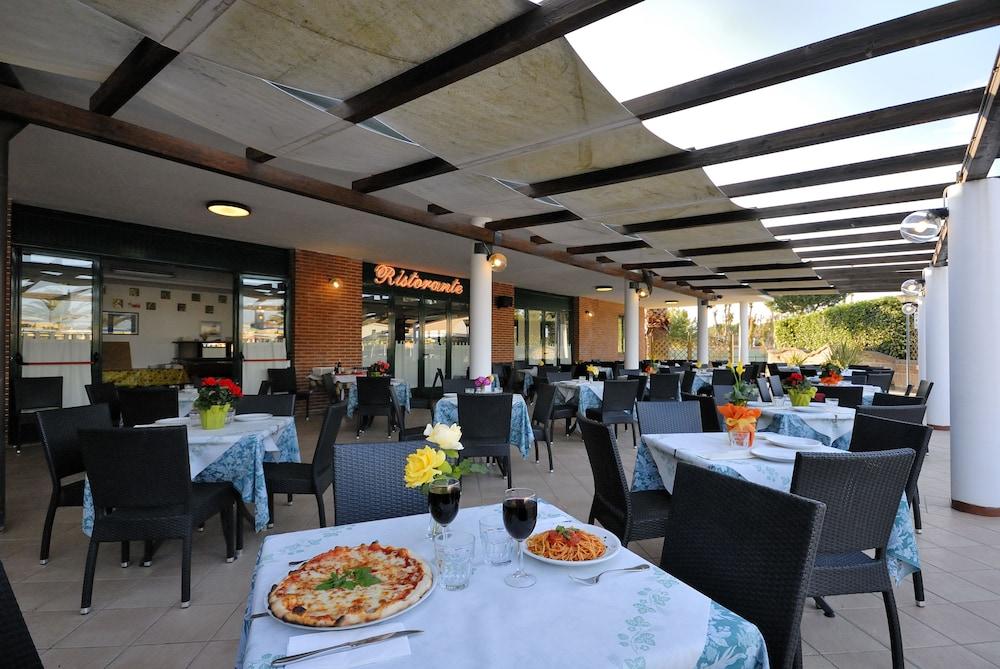 Villaggio Turistico La Cecinella Marina di Cecina Exterior photo